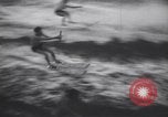 Standbild Wasser Skifahrer Paris Frankreich, 1938, aus Sekunde 36 historischem Filmmaterial Videoclip 65675075742