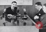 Immagine di Westbrook Van Voorhis United States USA, 1944, secondo 24 filmato di repertorio 65675075787