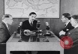 Immagine di Westbrook Van Voorhis United States USA, 1944, secondo 32 filmato di repertorio 65675075787