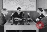 Immagine di Westbrook Van Voorhis United States USA, 1944, secondo 34 filmato di repertorio 65675075787