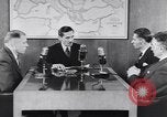 Immagine di Westbrook Van Voorhis United States USA, 1944, secondo 35 filmato di repertorio 65675075787