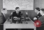 Immagine di Westbrook Van Voorhis United States USA, 1944, secondo 37 filmato di repertorio 65675075787