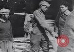 Standbild Zerstörung und Opfer aus der deutschen Bombardierung in Großbritannien europäische Theater, 1944, aus Sekunde 28 historischem Filmmaterial Videoclip 65675075795
