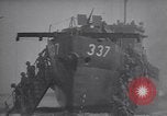 Standbild Signal Corps Rekruten United States USA, 1945, aus Sekunde 7 historischem Filmmaterial Videoclip 65675075797