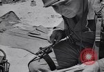 Standbild Signal Corps Rekruten United States USA, 1945, aus Sekunde 29 historischem Filmmaterial Videoclip 65675075797