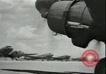 Standbild Signal Corps Rebecca-Eureka Funksystem verwendet um Flugzeuge zu führen Philippinen, 1947, aus Sekunde 14 historischem Filmmaterial Videoclip 65675075812