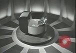 Standbild Futuristische Vision einer möglichen fernsehgesteuerten Atomrakete europäische Theater, 1947, aus Sekunde 17 historischem Filmmaterial Videoclip 65675075818