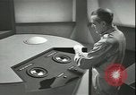 Standbild Futuristische Vision einer möglichen fernsehgesteuerten Atomrakete europäische Theater, 1947, aus Sekunde 23 historischem Filmmaterial Videoclip 65675075818