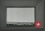 Standbild Futuristische Vision einer möglichen fernsehgesteuerten Atomrakete europäische Theater, 1947, aus Sekunde 40 historischem Filmmaterial Videoclip 65675075818