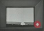 Standbild Futuristische Vision einer möglichen fernsehgesteuerten Atomrakete europäische Theater, 1947, aus Sekunde 41 historischem Filmmaterial Videoclip 65675075818