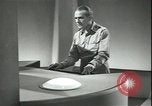 Standbild Futuristische Vision einer möglichen fernsehgesteuerten Atomrakete europäische Theater, 1947, aus Sekunde 44 historischem Filmmaterial Videoclip 65675075818