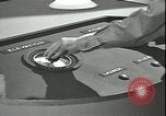 Standbild Futuristische Vision einer möglichen fernsehgesteuerten Atomrakete europäische Theater, 1947, aus Sekunde 48 historischem Filmmaterial Videoclip 65675075818