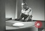 Standbild Futuristische Vision einer möglichen fernsehgesteuerten Atomrakete europäische Theater, 1947, aus Sekunde 52 historischem Filmmaterial Videoclip 65675075818