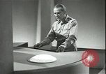 Standbild Futuristische Vision einer möglichen fernsehgesteuerten Atomrakete europäische Theater, 1947, aus Sekunde 61 historischem Filmmaterial Videoclip 65675075818