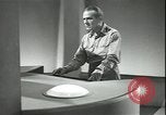 Standbild Futuristische Vision einer möglichen fernsehgesteuerten Atomrakete europäische Theater, 1947, aus Sekunde 62 historischem Filmmaterial Videoclip 65675075818