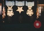 Standbild Pentagon Halle der Helden Namensschilder Arlington Virginia USA, 1968, aus Sekunde 32 historischem Filmmaterial Videoclip 65675075828
