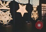 Standbild Pentagon Halle der Helden Namensschilder Arlington Virginia USA, 1968, aus Sekunde 49 historischem Filmmaterial Videoclip 65675075828