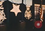 Standbild Pentagon Halle der Helden Namensschilder Arlington Virginia USA, 1968, aus Sekunde 52 historischem Filmmaterial Videoclip 65675075828