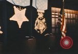 Standbild Pentagon Halle der Helden Namensschilder Arlington Virginia USA, 1968, aus Sekunde 54 historischem Filmmaterial Videoclip 65675075828