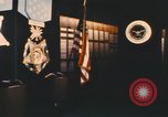 Standbild Pentagon Halle der Helden Namensschilder Arlington Virginia USA, 1968, aus Sekunde 61 historischem Filmmaterial Videoclip 65675075828