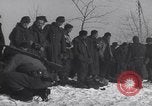 Standbild deutschen Gefangenen Ardennen Luxemburg, 1945, aus Sekunde 23 historischem Filmmaterial Videoclip 65675075831