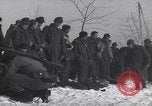 Standbild deutschen Gefangenen Ardennen Luxemburg, 1945, aus Sekunde 26 historischem Filmmaterial Videoclip 65675075831