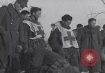 Standbild deutschen Gefangenen Ardennen Luxemburg, 1945, aus Sekunde 39 historischem Filmmaterial Videoclip 65675075831
