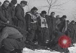 Standbild deutschen Gefangenen Ardennen Luxemburg, 1945, aus Sekunde 52 historischem Filmmaterial Videoclip 65675075831
