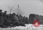 Standbild deutschen Gefangenen Ardennen Luxemburg, 1945, aus Sekunde 61 historischem Filmmaterial Videoclip 65675075831