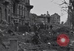Standbild USA Soldaten Köln Deutschland, 1945, aus Sekunde 10 historischem Filmmaterial Videoclip 65675075833