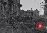 Standbild USA Soldaten Köln Deutschland, 1945, aus Sekunde 12 historischem Filmmaterial Videoclip 65675075833