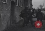 Standbild USA Soldaten Köln Deutschland, 1945, aus Sekunde 14 historischem Filmmaterial Videoclip 65675075834