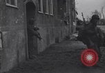 Standbild USA Soldaten Köln Deutschland, 1945, aus Sekunde 16 historischem Filmmaterial Videoclip 65675075834