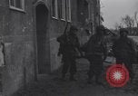 Standbild USA Soldaten Köln Deutschland, 1945, aus Sekunde 22 historischem Filmmaterial Videoclip 65675075834