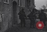 Standbild USA Soldaten Köln Deutschland, 1945, aus Sekunde 23 historischem Filmmaterial Videoclip 65675075834