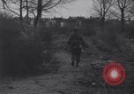 Standbild USA Soldaten Köln Deutschland, 1945, aus Sekunde 26 historischem Filmmaterial Videoclip 65675075834