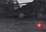 Standbild USA Soldaten Köln Deutschland, 1945, aus Sekunde 39 historischem Filmmaterial Videoclip 65675075834
