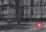 Standbild USA Soldaten Köln Deutschland, 1945, aus Sekunde 59 historischem Filmmaterial Videoclip 65675075834