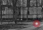 Standbild USA Soldaten Köln Deutschland, 1945, aus Sekunde 62 historischem Filmmaterial Videoclip 65675075834