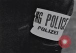Standbild deutsche zivile Neuss Deutschland, 1945, aus Sekunde 12 historischem Filmmaterial Videoclip 65675075836