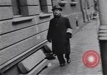 Standbild deutsche zivile Neuss Deutschland, 1945, aus Sekunde 19 historischem Filmmaterial Videoclip 65675075836