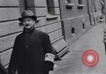 Standbild deutsche zivile Neuss Deutschland, 1945, aus Sekunde 23 historischem Filmmaterial Videoclip 65675075836