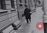 Standbild deutsche zivile Neuss Deutschland, 1945, aus Sekunde 24 historischem Filmmaterial Videoclip 65675075836