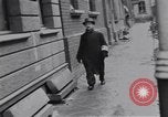 Standbild deutsche zivile Neuss Deutschland, 1945, aus Sekunde 25 historischem Filmmaterial Videoclip 65675075836