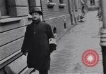 Standbild deutsche zivile Neuss Deutschland, 1945, aus Sekunde 28 historischem Filmmaterial Videoclip 65675075836