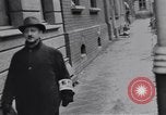 Standbild deutsche zivile Neuss Deutschland, 1945, aus Sekunde 29 historischem Filmmaterial Videoclip 65675075836
