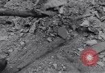 Standbild deutsche zivile Neuss Deutschland, 1945, aus Sekunde 35 historischem Filmmaterial Videoclip 65675075836