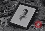 Standbild deutsche zivile Neuss Deutschland, 1945, aus Sekunde 43 historischem Filmmaterial Videoclip 65675075836