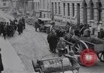 Immagine di Civili tedesco Neuss Germania, 1945, secondo 9 filmato di repertorio 65675075837