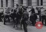 Immagine di Civili tedesco Neuss Germania, 1945, secondo 15 filmato di repertorio 65675075837